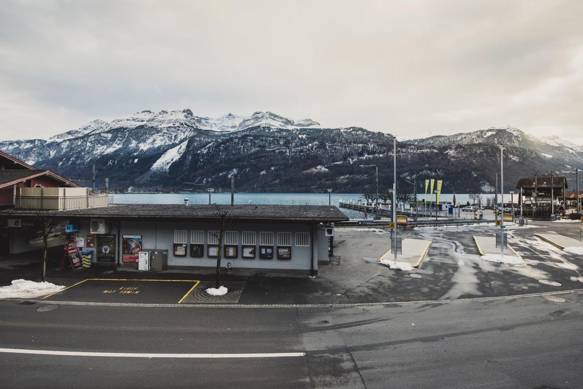 Hotel Weisses Kreuz Brienz  Exterior photo