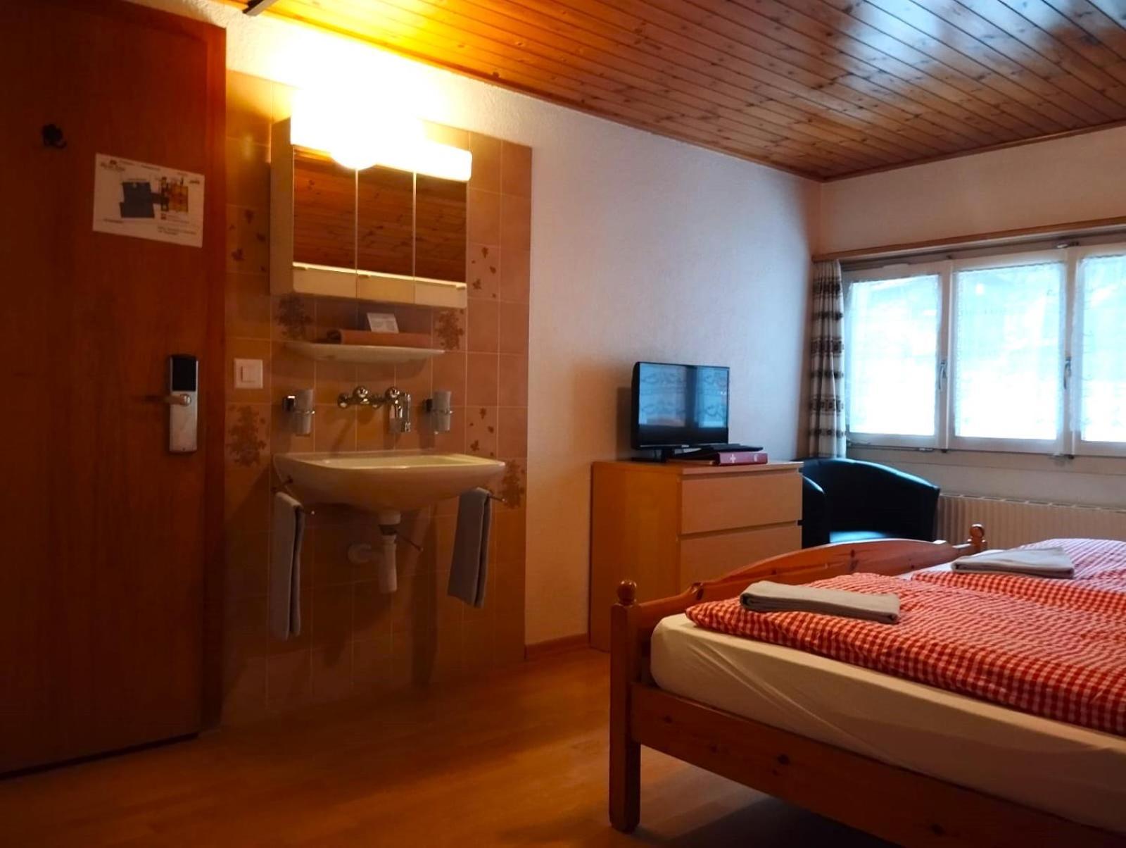 Hotel Weisses Kreuz Brienz  Room photo